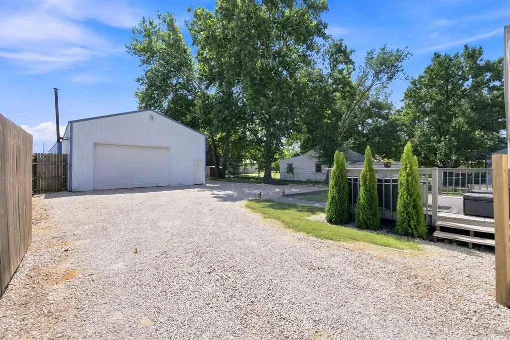 332 N Florence Wichita KS 67212