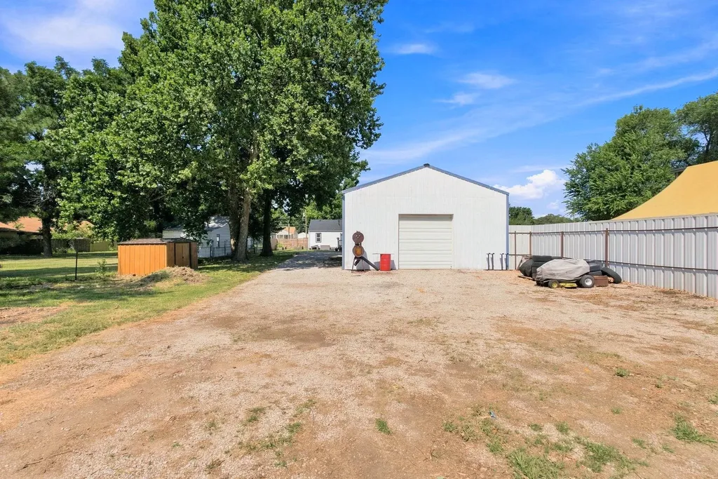 332 N Florence Wichita KS 67212