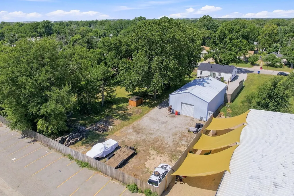 332 N Florence Wichita KS 67212