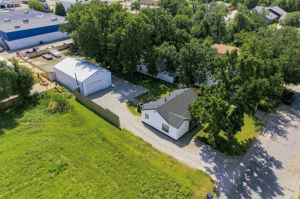 332 N Florence Wichita KS 67212