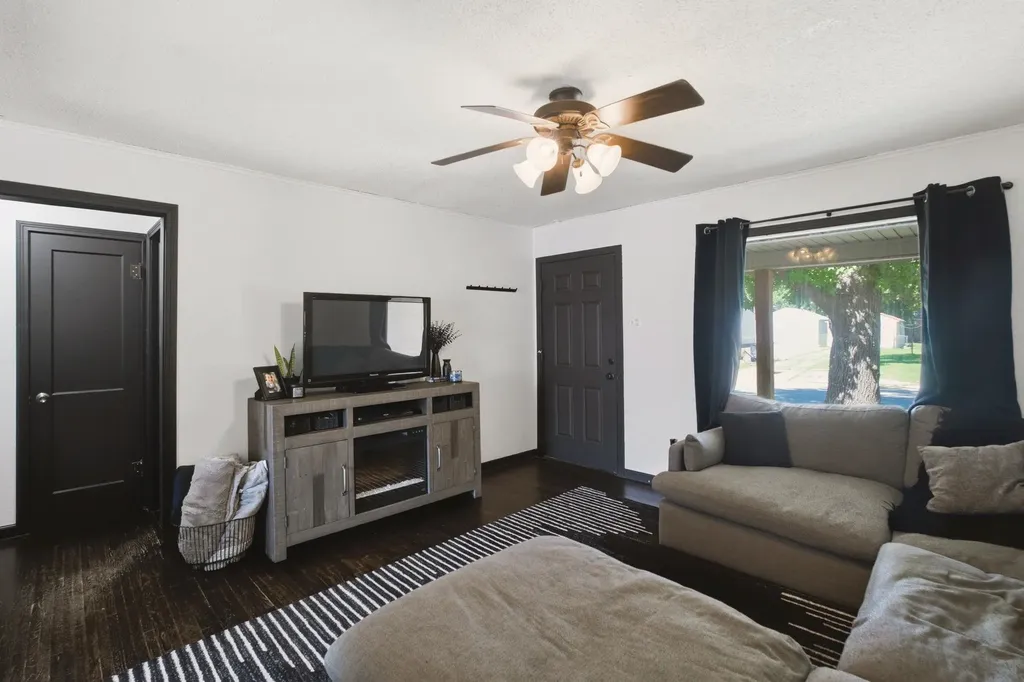 332 N Florence Wichita KS 67212