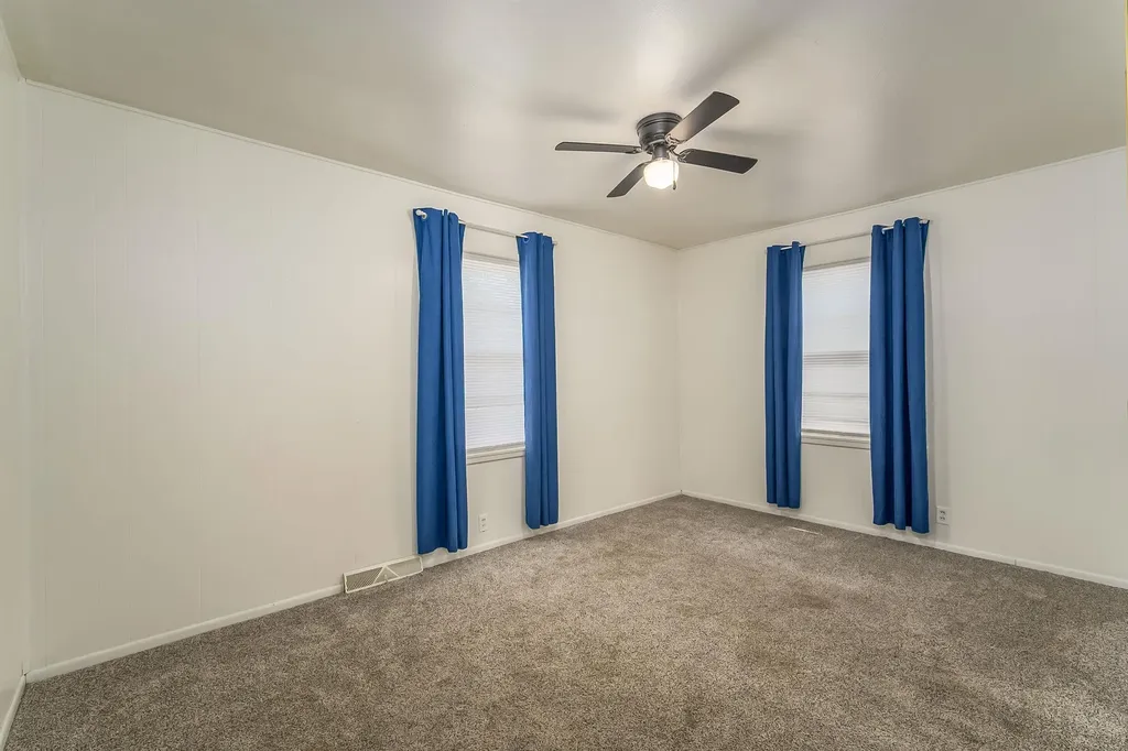 2631 N Hood Avenue Wichita KS 67204-5036