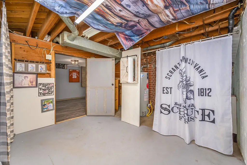 2631 N Hood Avenue Wichita KS 67204-5036