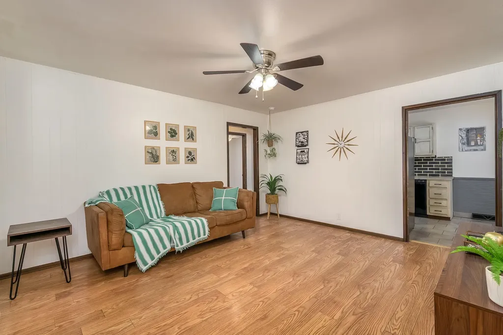 2631 N Hood Avenue Wichita KS 67204-5036