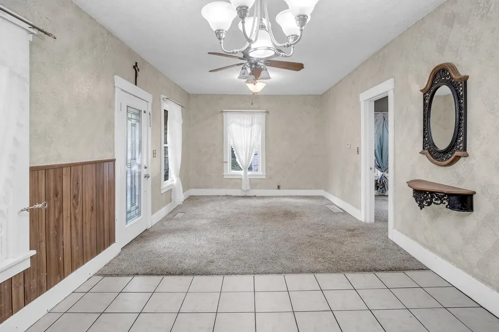 107 SW 3rd Newton KS 67114