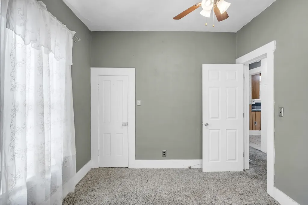 107 SW 3rd Newton KS 67114