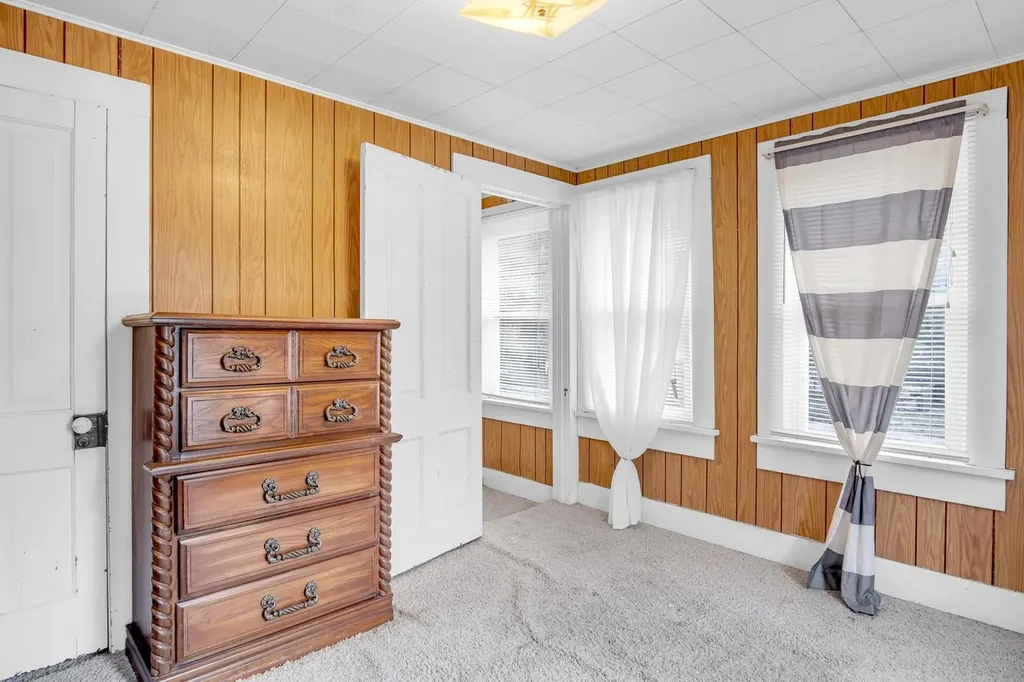 107 SW 3rd Newton KS 67114