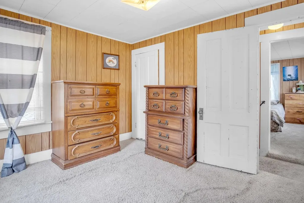 107 SW 3rd Newton KS 67114