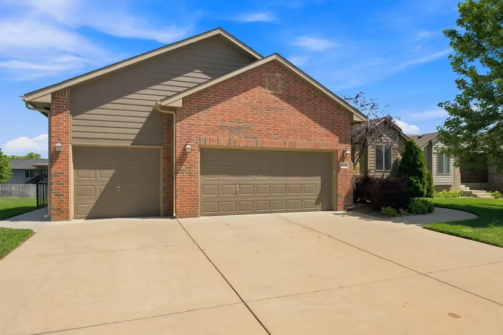 8716 W Conrey Street Wichita KS 67205