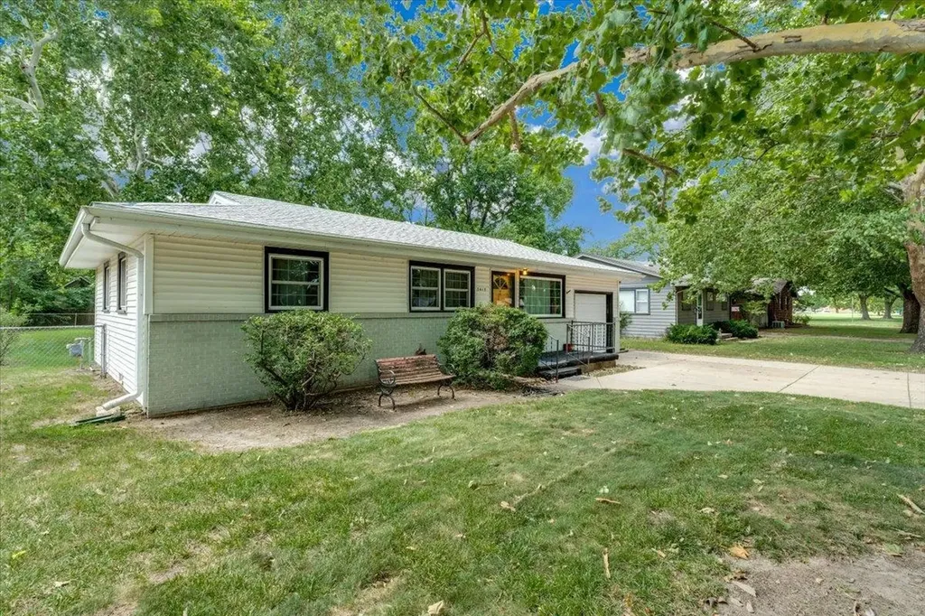 3415 S Bonn Wichita KS 67217