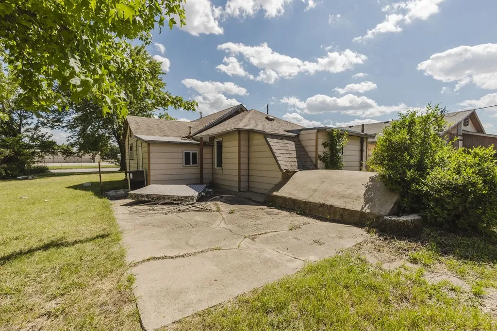 1610 W 6th El Dorado KS 67042