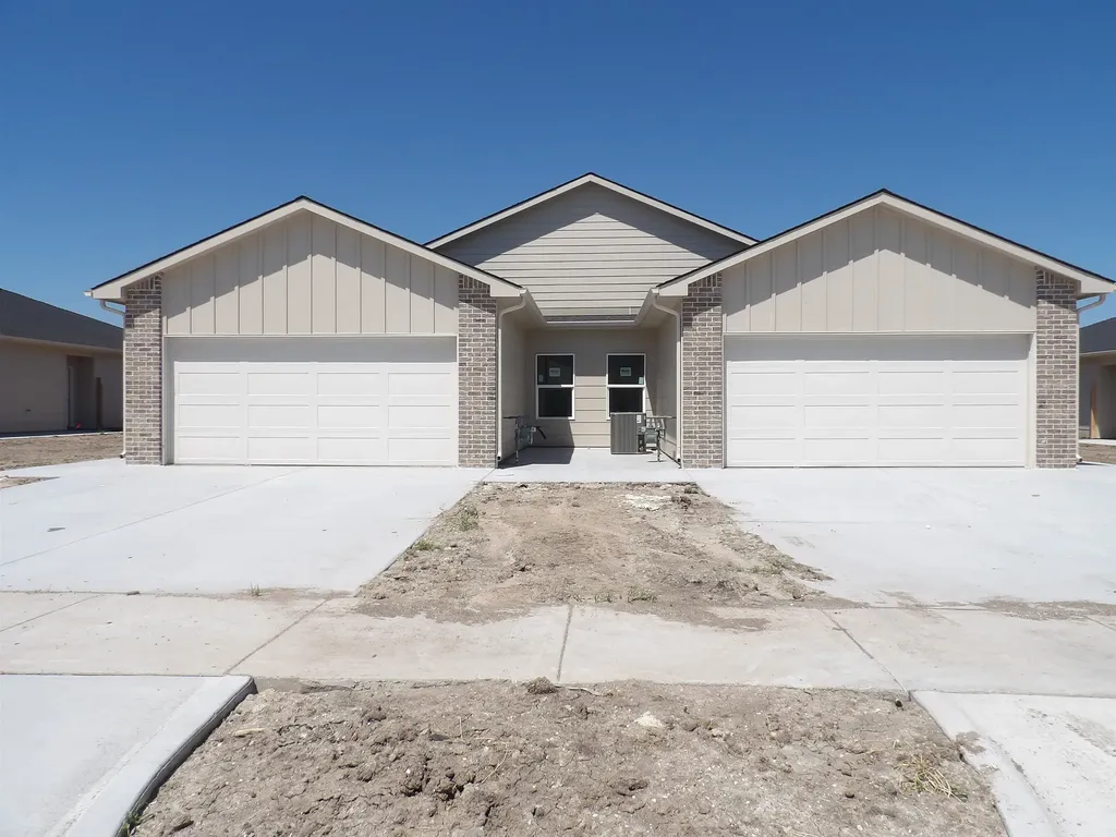 920-922 S Logan Street Newton KS 67114