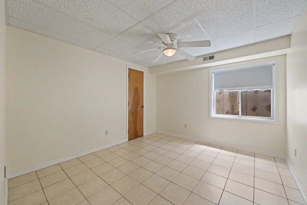 6321 N Ulysses Street Wichita KS 67219-1721