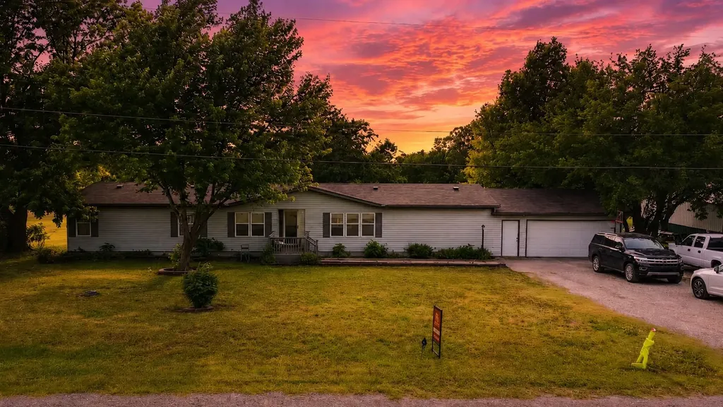 1905 SW Sunny Hills El Dorado KS 67042