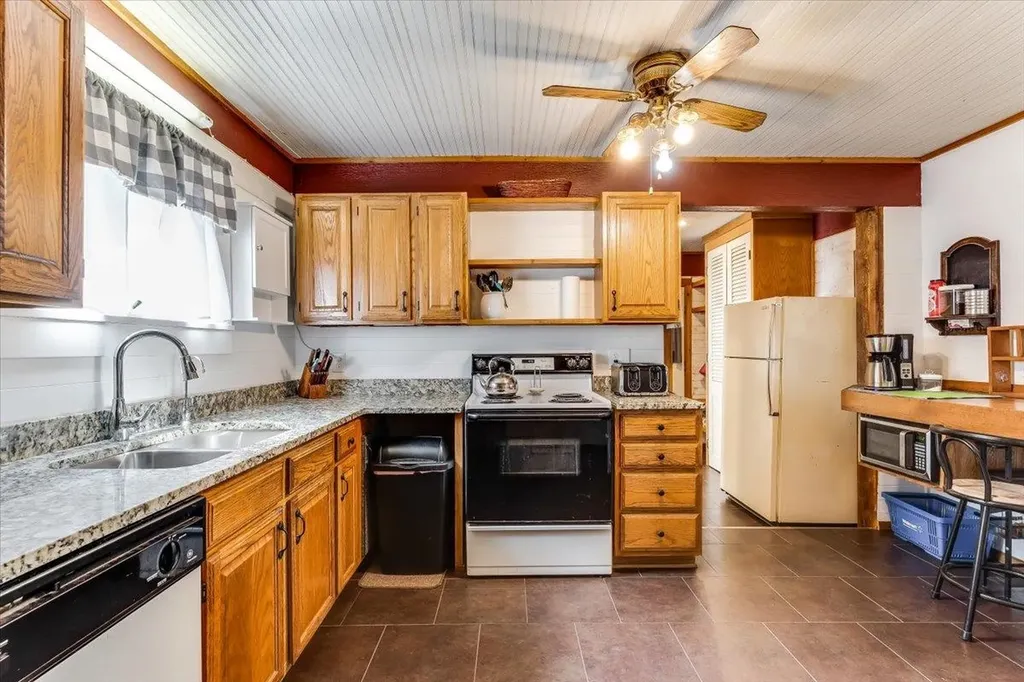 10809 W 95th Street S Clearwater KS 67026