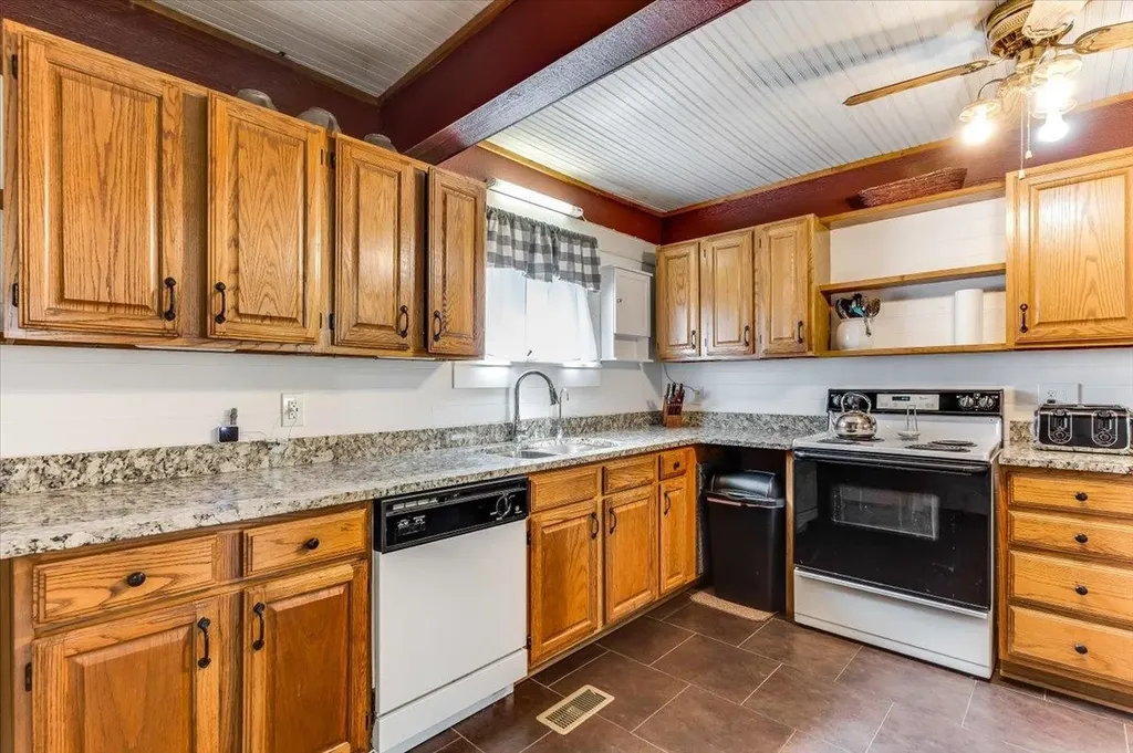 10809 W 95th Street S Clearwater KS 67026