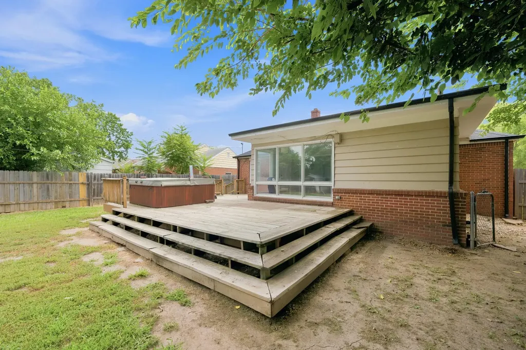 520 W Blake Street Wichita KS 67213