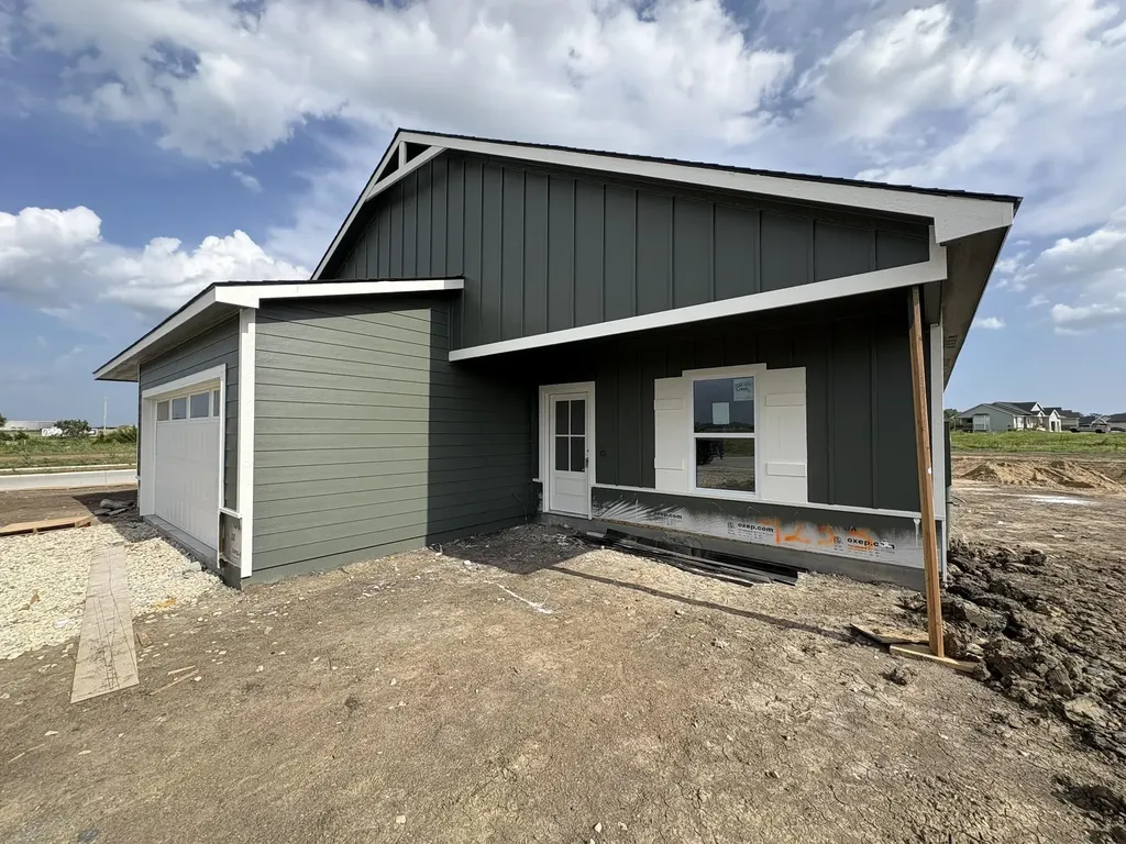 9233 Melissa Avenue Bel Aire KS 67226