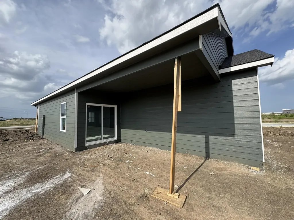 9233 Melissa Avenue Bel Aire KS 67226