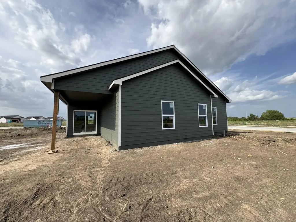 9233 Melissa Avenue Bel Aire KS 67226