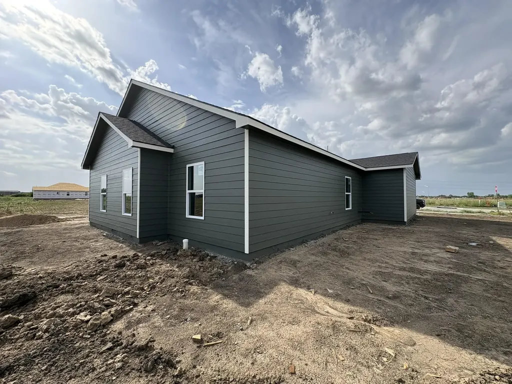 9233 Melissa Avenue Bel Aire KS 67226
