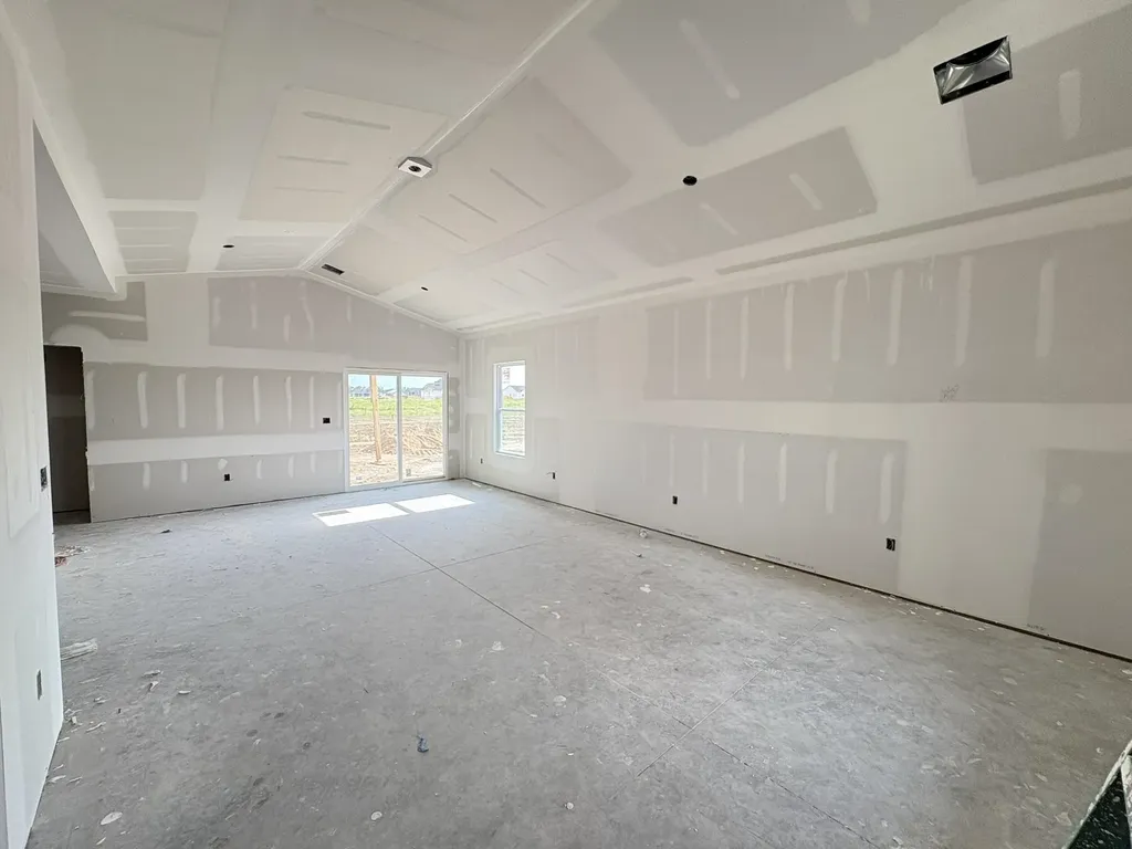 9233 Melissa Avenue Bel Aire KS 67226