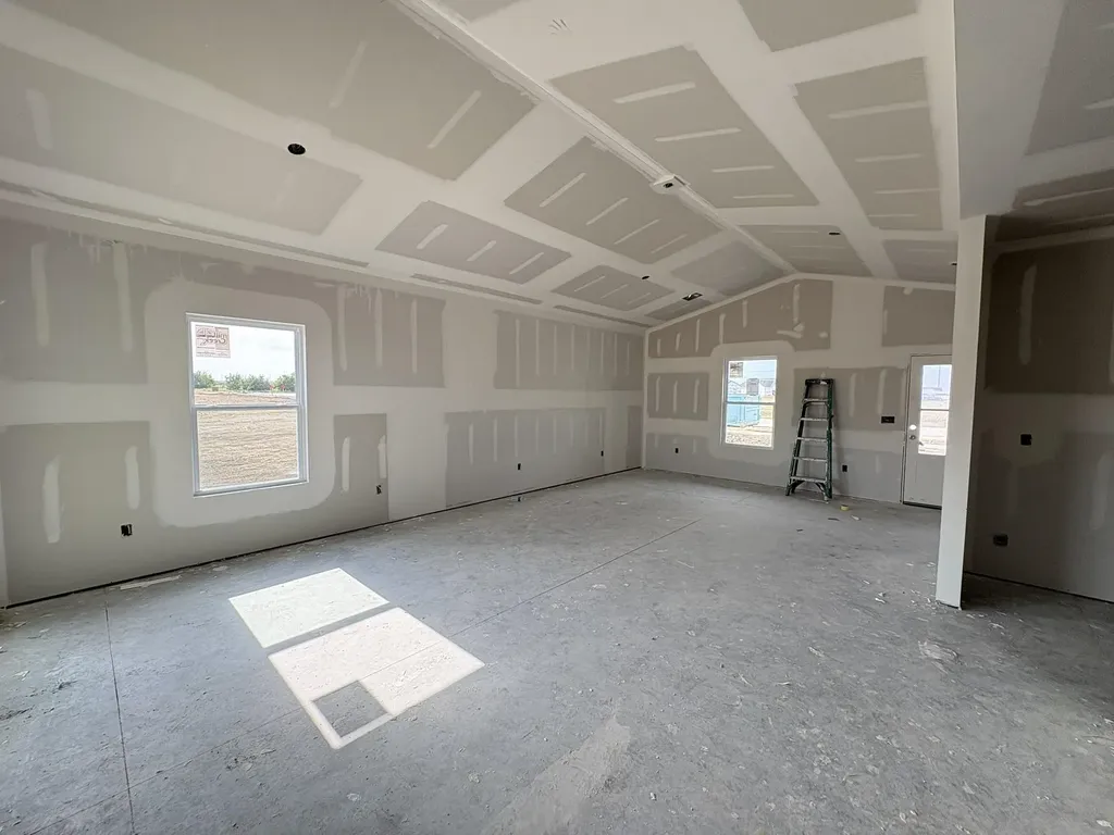 9233 Melissa Avenue Bel Aire KS 67226