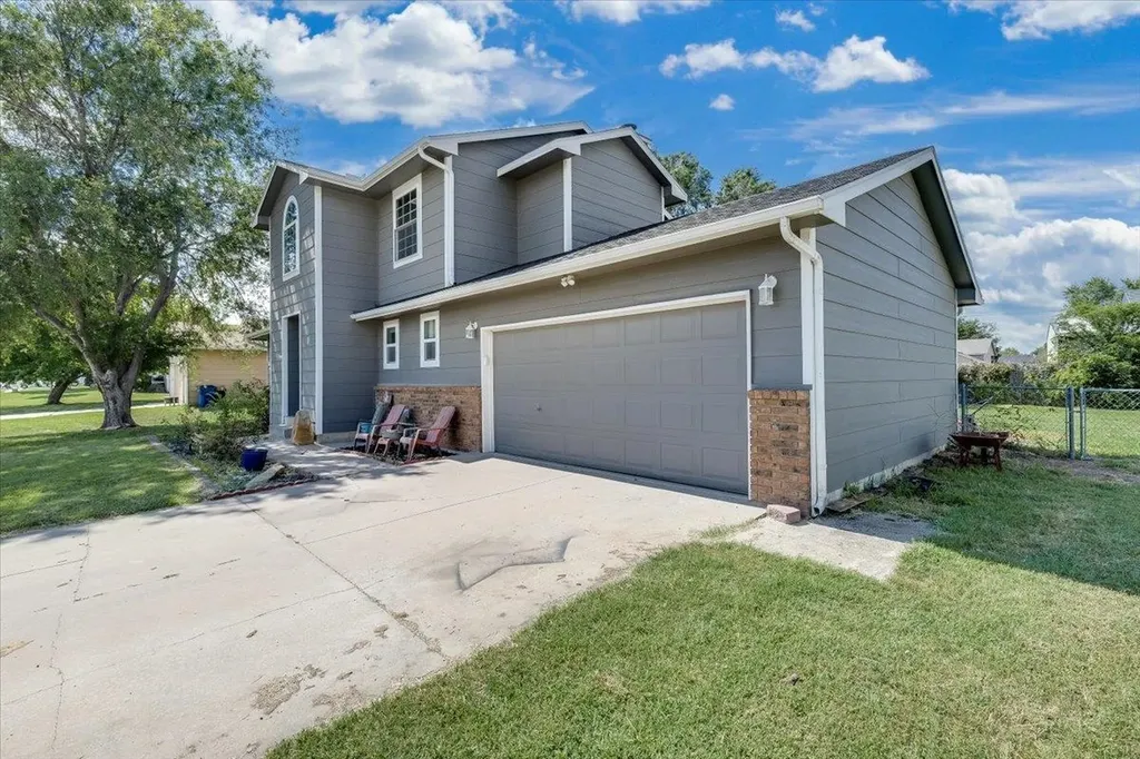 416 E School Street Rose Hill KS 67133