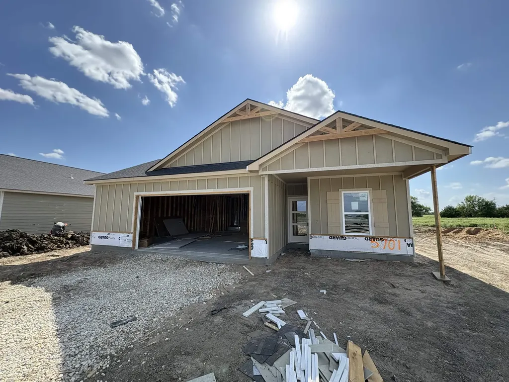 5701 Plumthicket Street Bel Aire KS 67226