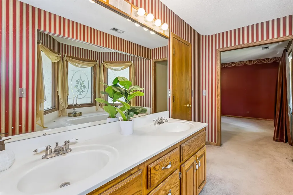 229 N Shefford Street Wichita KS 67212