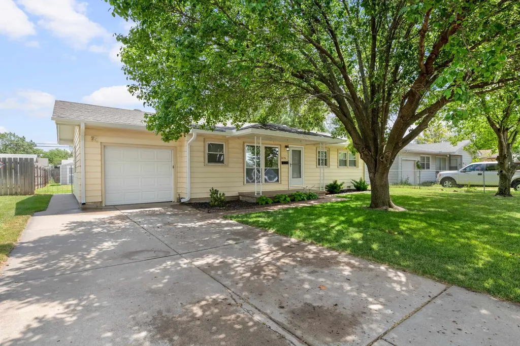 3236 S Bonn Avenue Wichita KS 67217