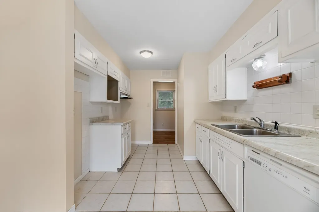 3236 S Bonn Avenue Wichita KS 67217