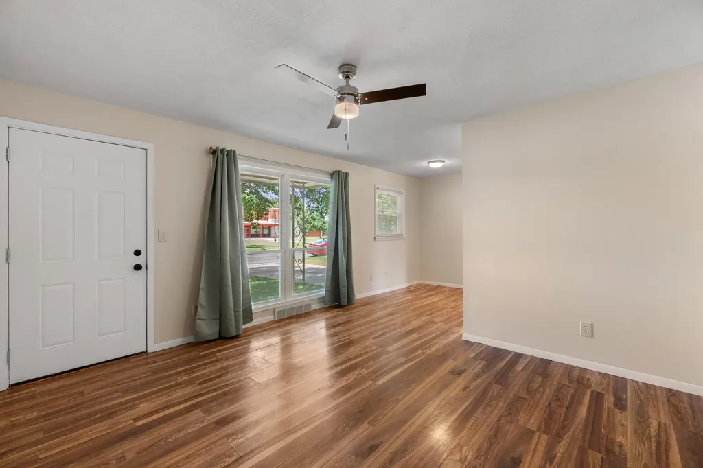 3236 S Bonn Avenue Wichita KS 67217
