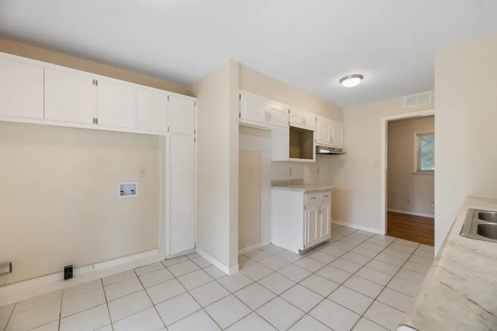 3236 S Bonn Avenue Wichita KS 67217