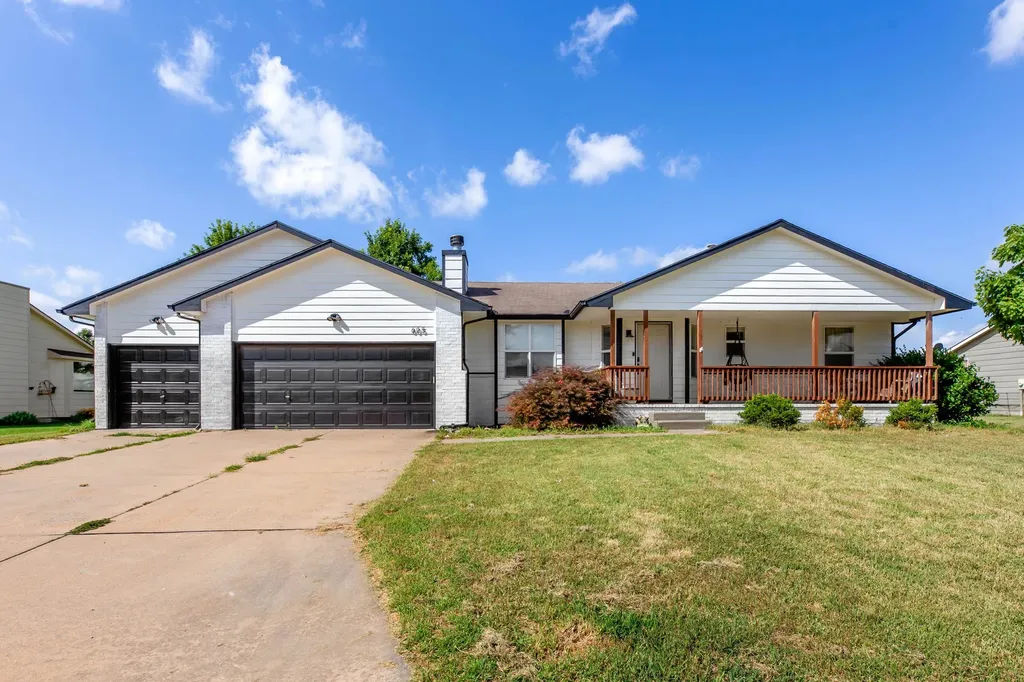 605 Clover Lane Hesston KS 67062