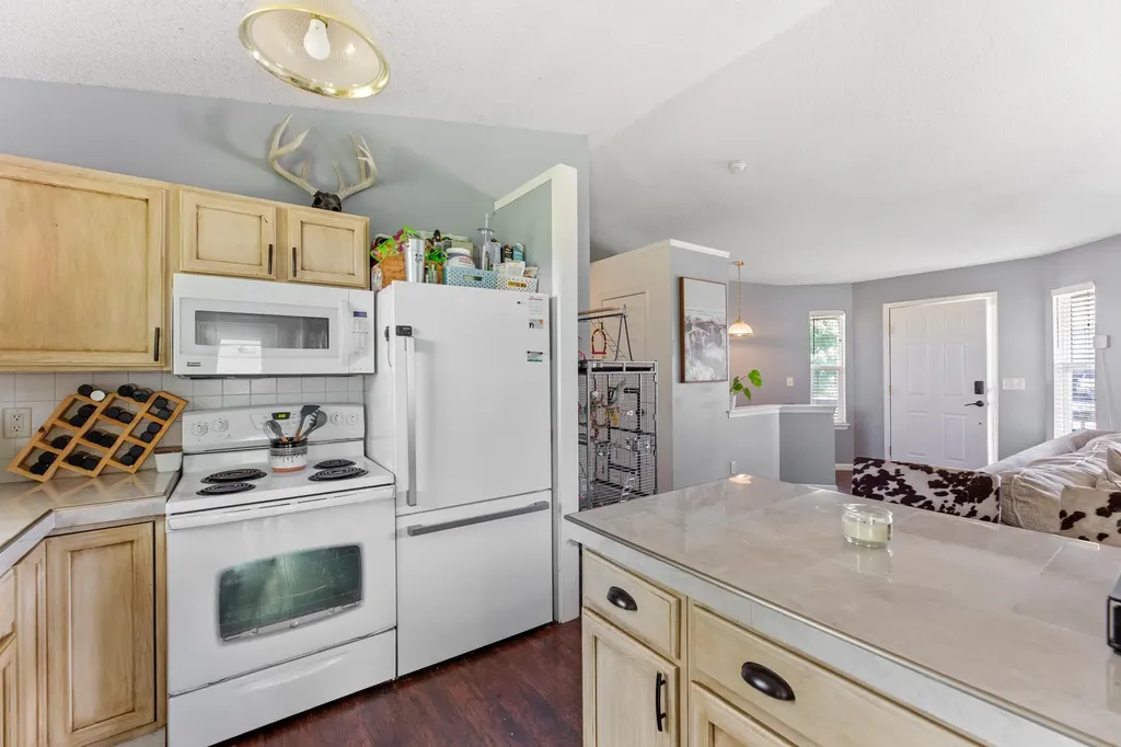 605 Clover Lane Hesston KS 67062