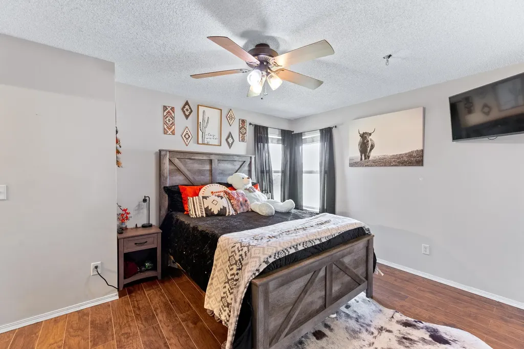 605 Clover Lane Hesston KS 67062