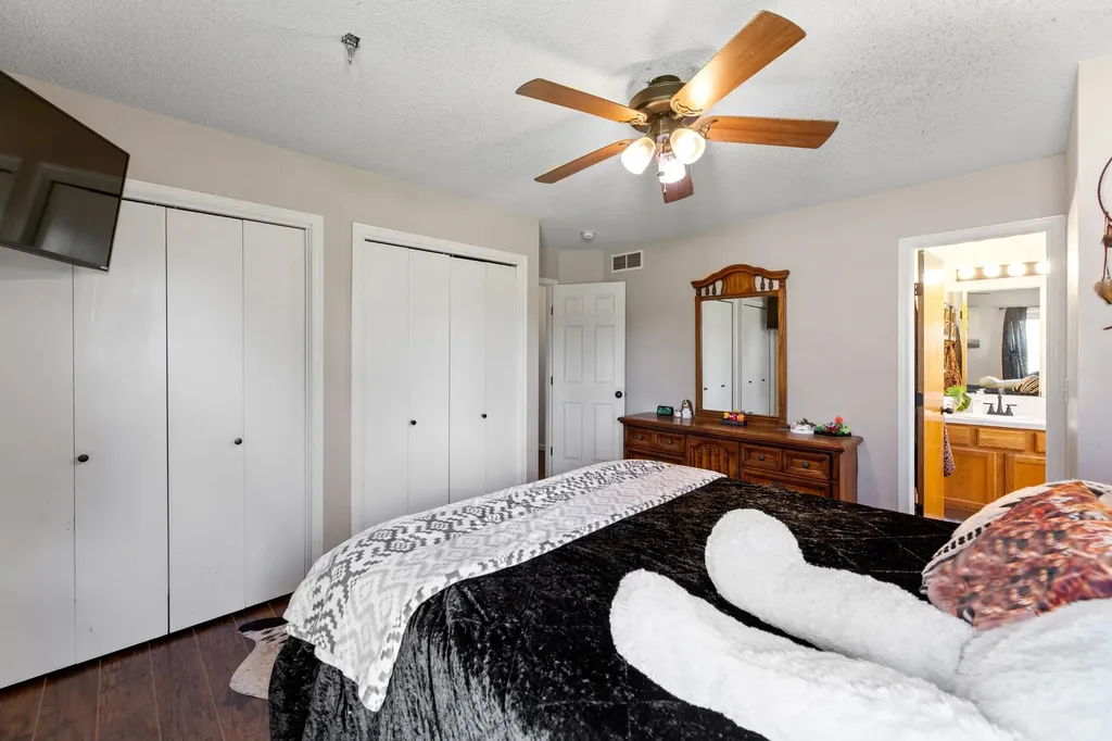 605 Clover Lane Hesston KS 67062