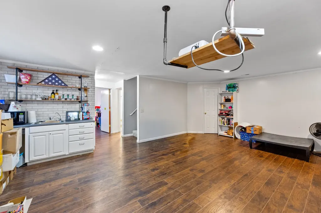 605 Clover Lane Hesston KS 67062