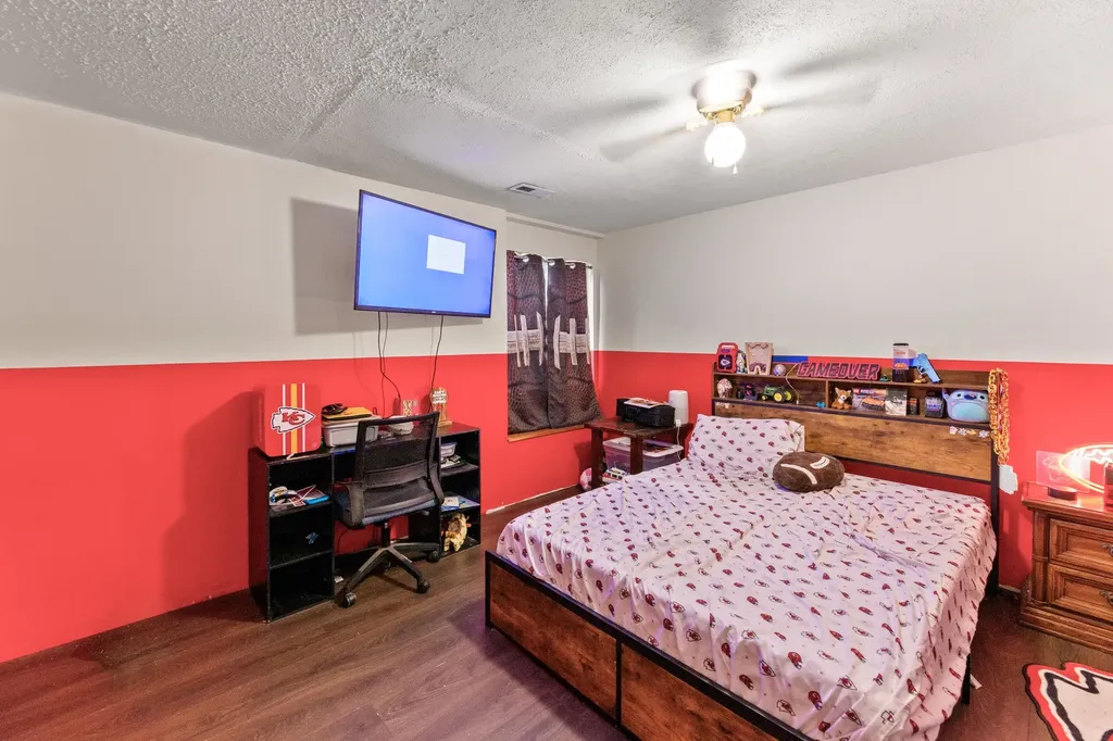 605 Clover Lane Hesston KS 67062