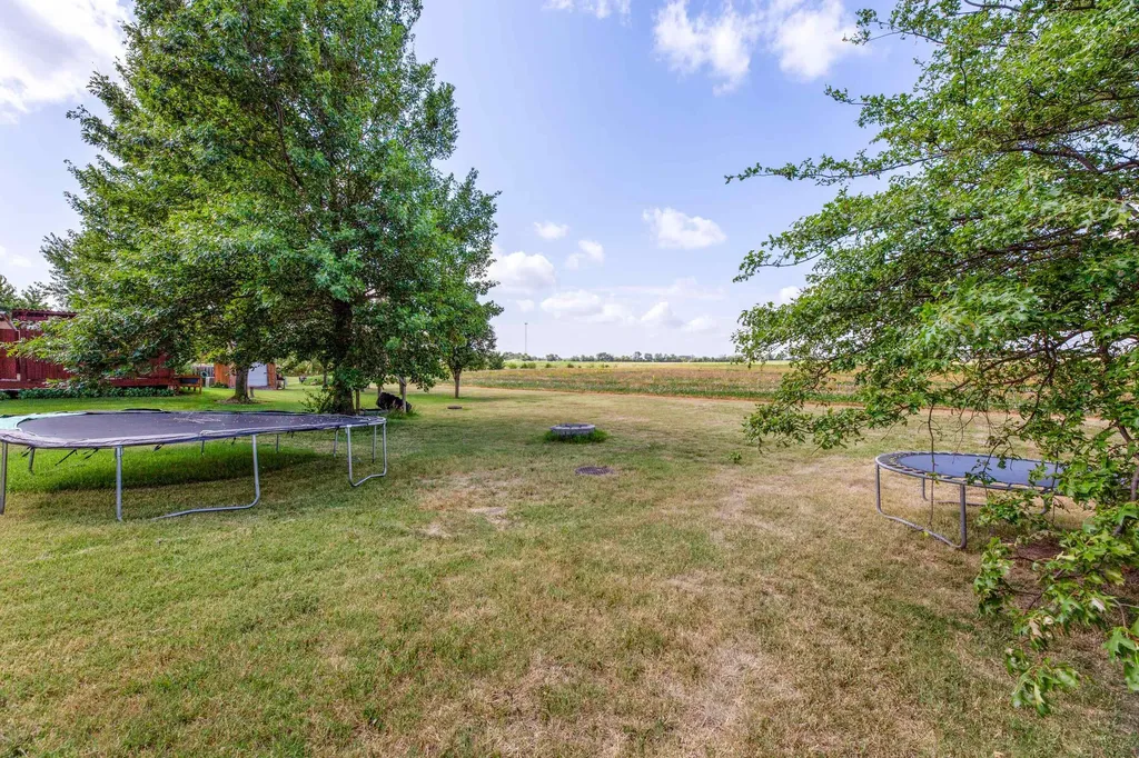 605 Clover Lane Hesston KS 67062