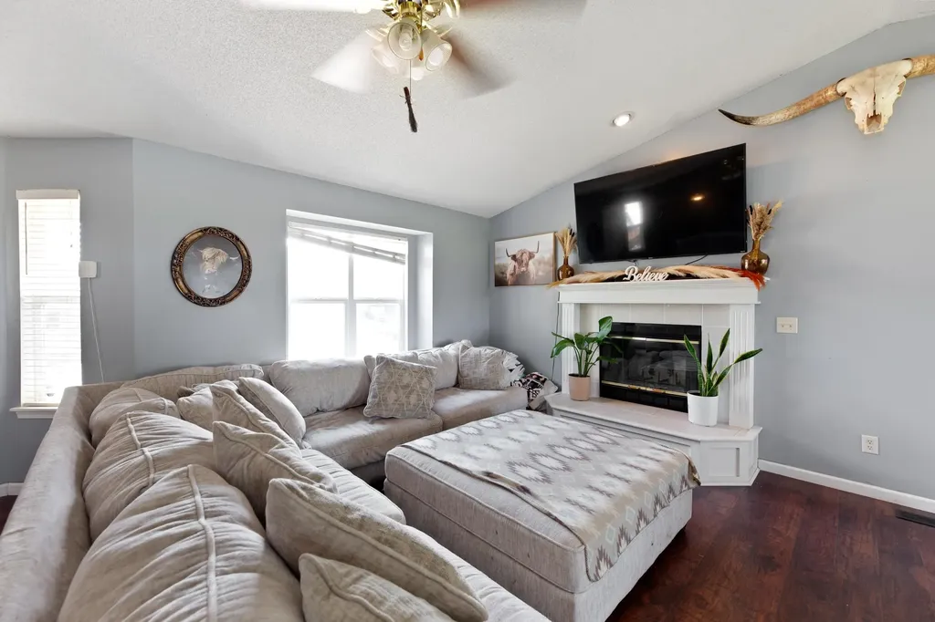605 Clover Lane Hesston KS 67062
