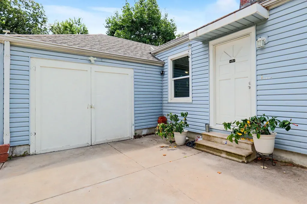 1048 N Pershing Street Wichita KS 67208