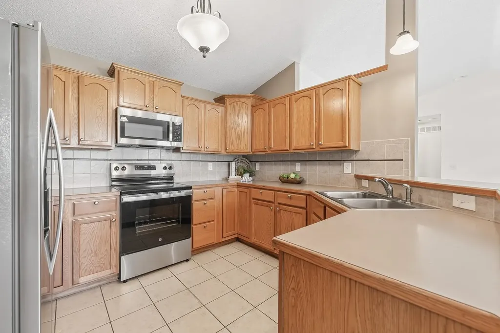 1025 S Glenmoor Street Wichita KS 67207