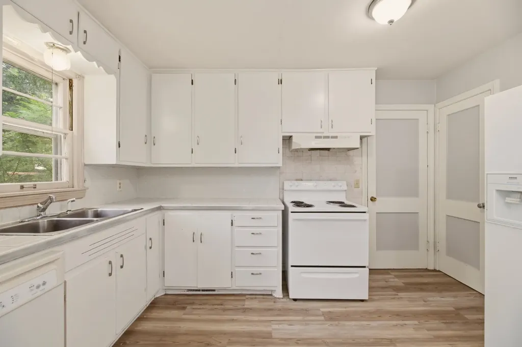 1837 N St Paul Wichita KS 67203