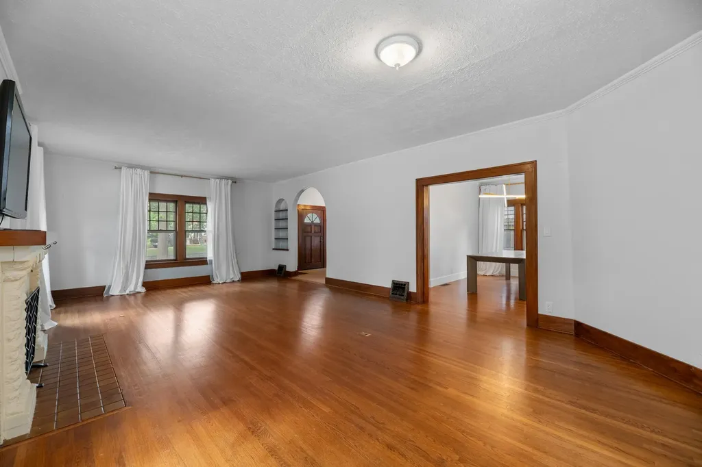 402 N Fountain Avenue Wichita KS 67208