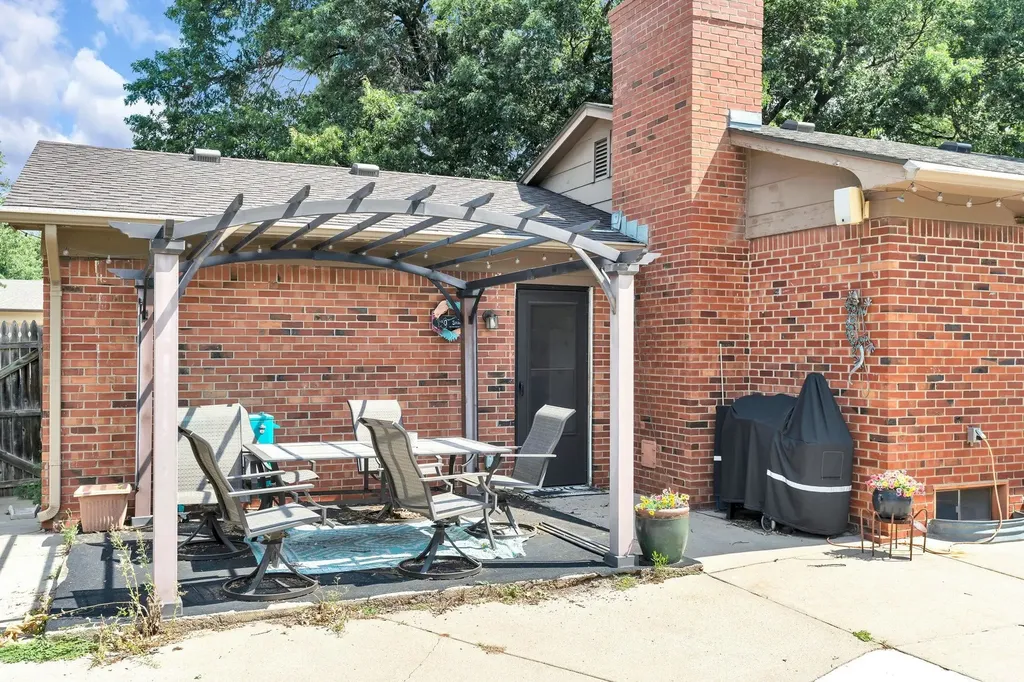 8923 W 11th Wichita KS 67212