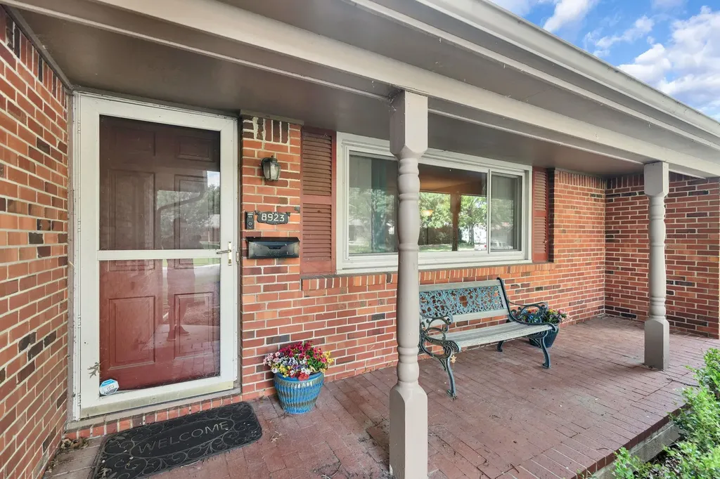 8923 W 11th Wichita KS 67212