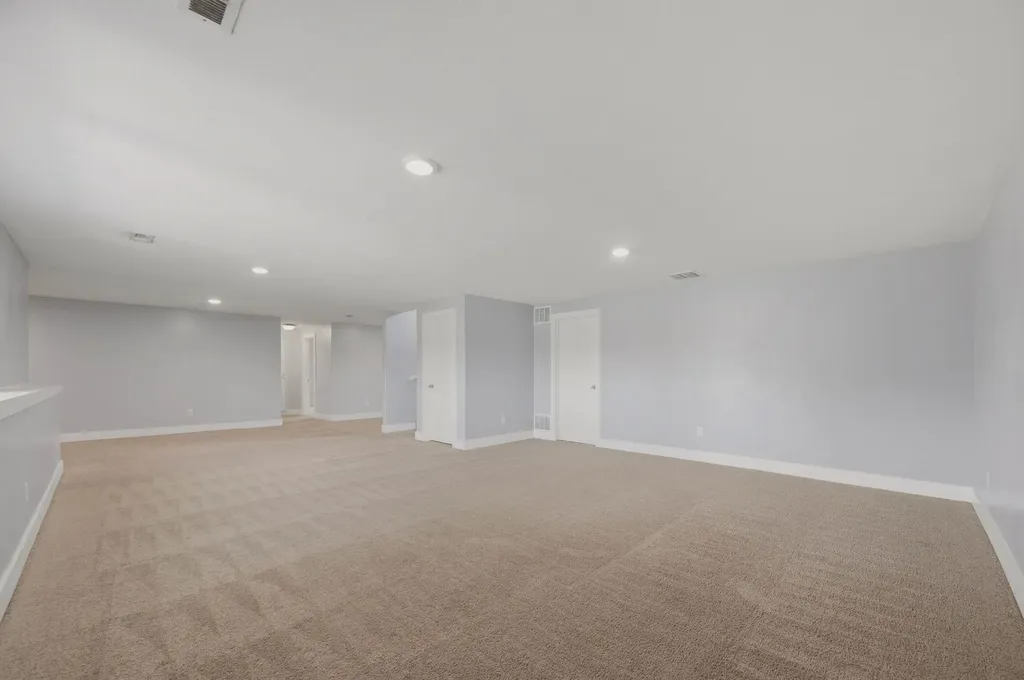 1601 N Blackstone Wichita KS 67235