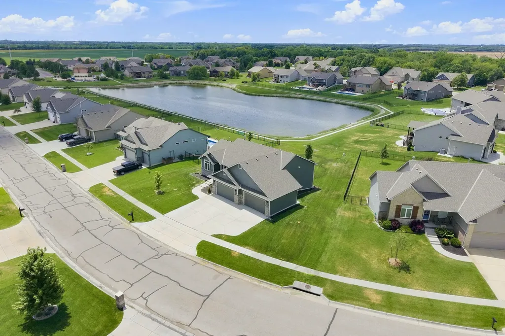 1601 N Blackstone Wichita KS 67235